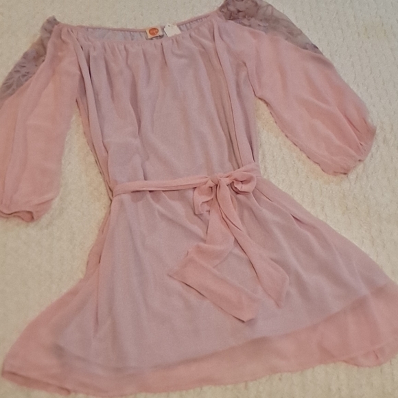 J&M Clothing Dresses & Skirts - J&M pullover knit dress lace sleeves size small